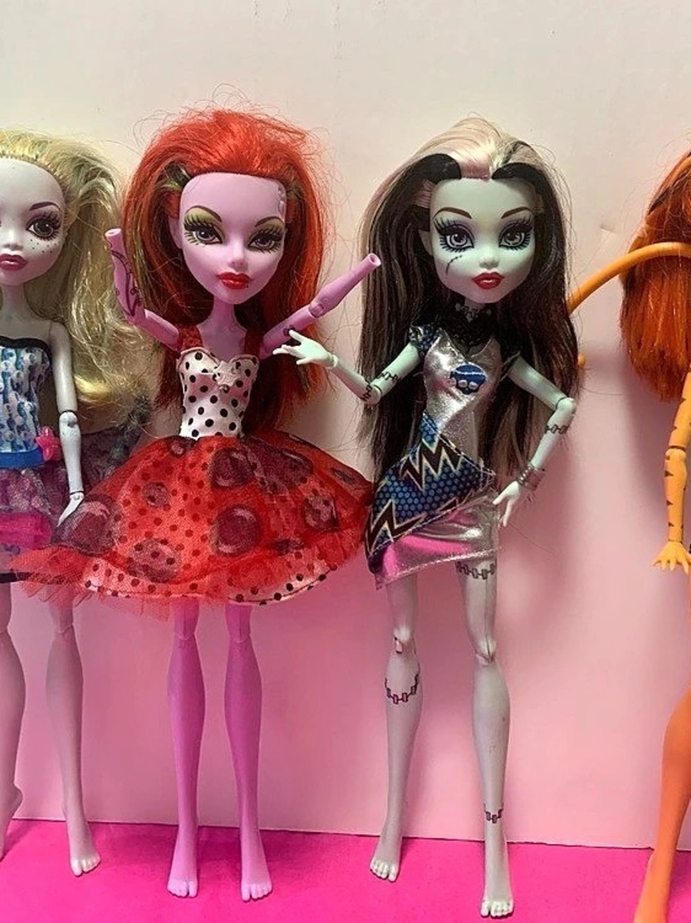Monster High dolls bundle